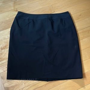 Black back zip fully lined skirt